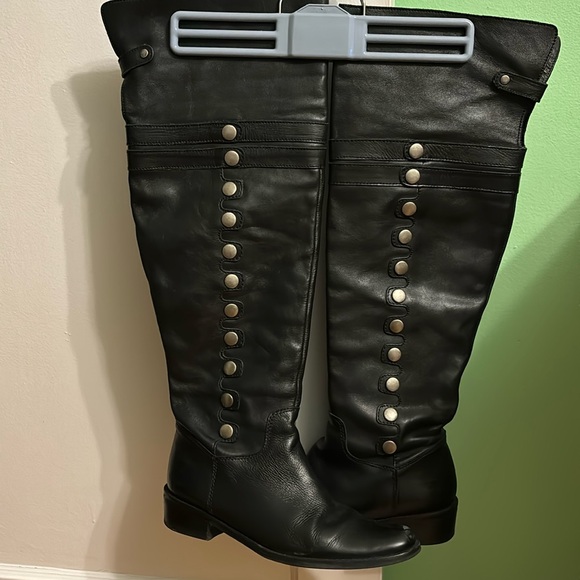 Over the knee black boots with button detail in excellent condition. - Picture 2 of 5